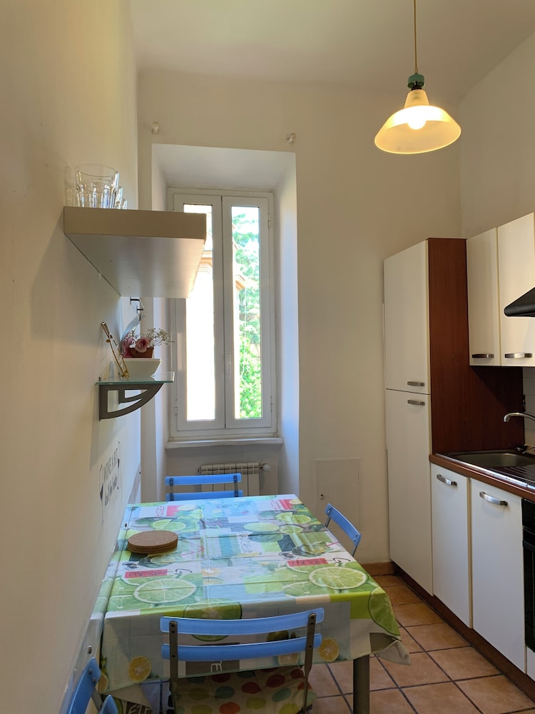Flat nearby Vaticano - Caracciolo 4