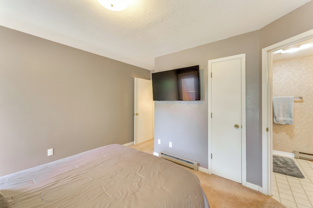 Mtn Bike, Hike & Disc Golf: Cozy Angel Fire Condo