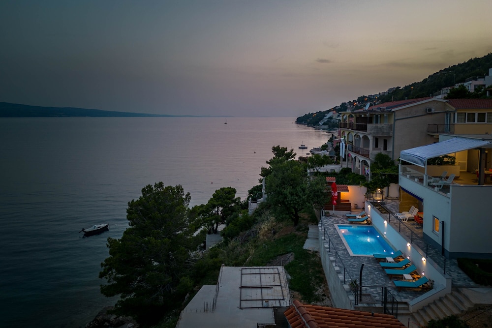 Pool Apartment Yellow Sun Omiš view 5