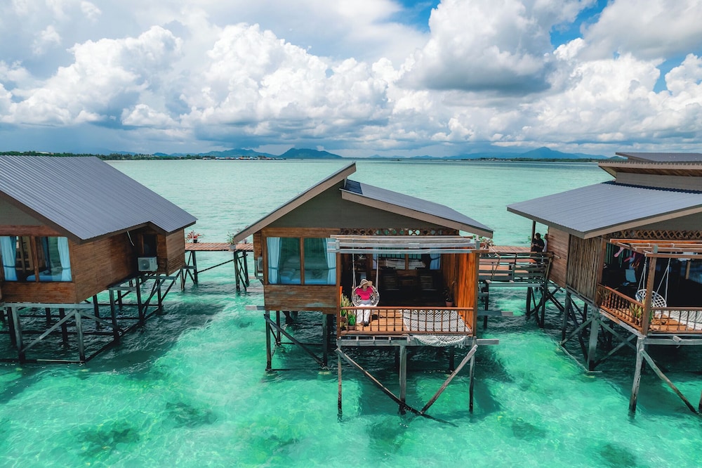 Larapan Water Village Semporna