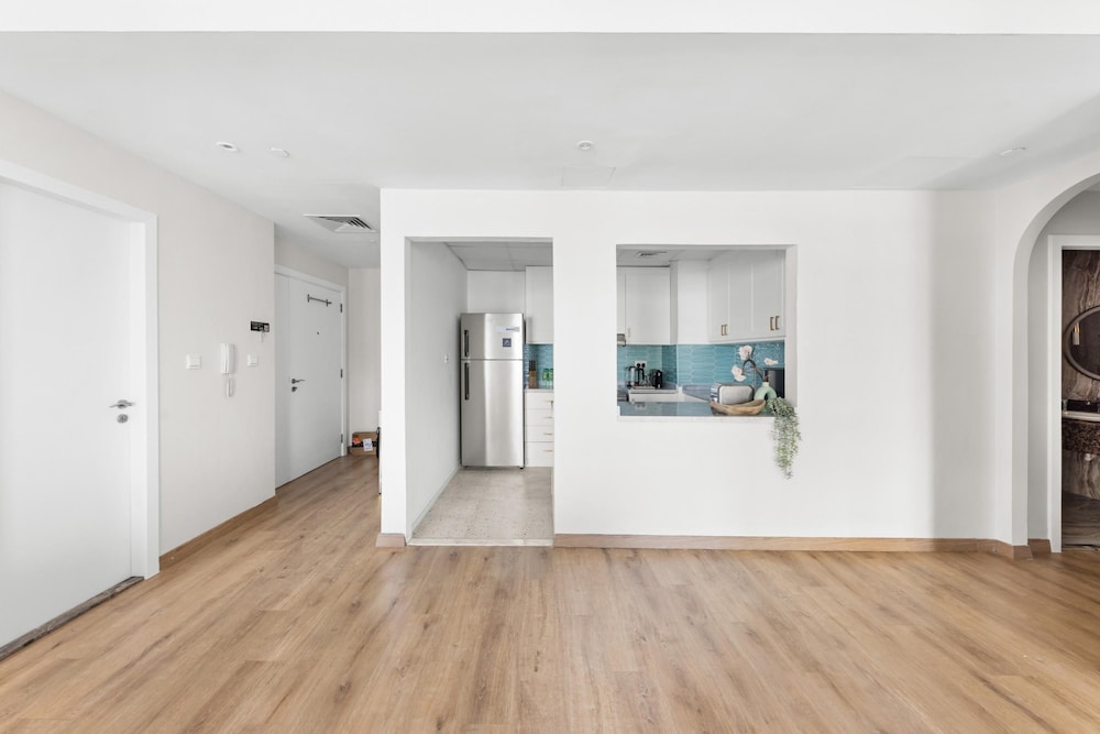 2BR Escape With Panoramic Marina Views in JBR