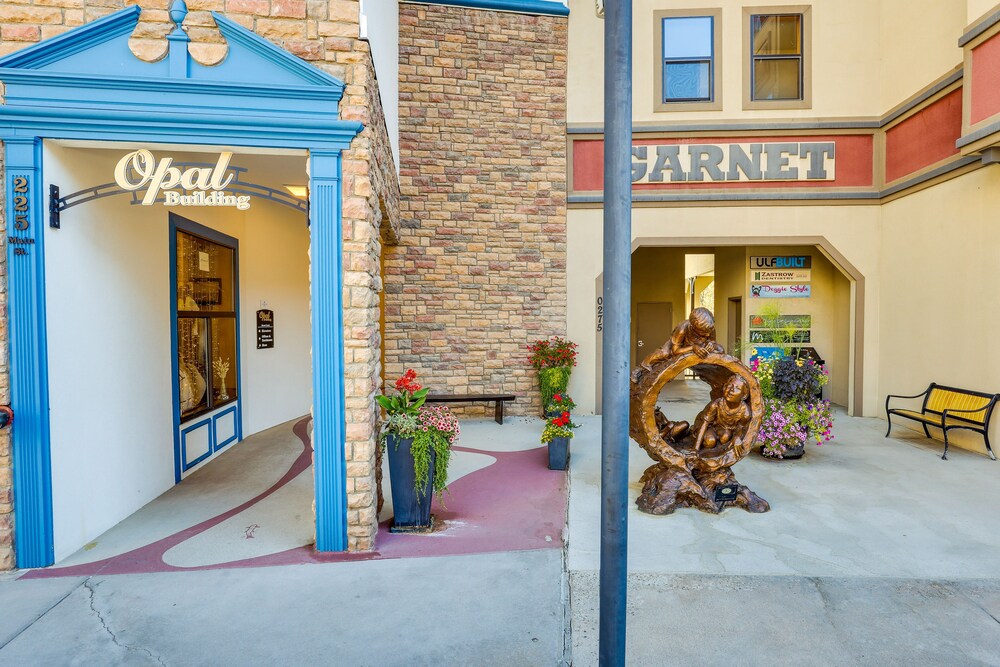 Spacious Edwards Mountain Escape on Riverwalk! view 2