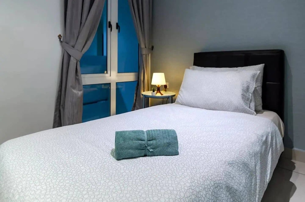Chic 3BR KSL Desplanade 2 TVs Free Parking photo 7