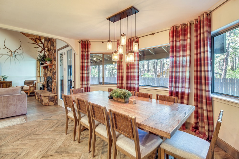 Beautiful Cabin w/ Deck Near Woodland Lake Park! view 5