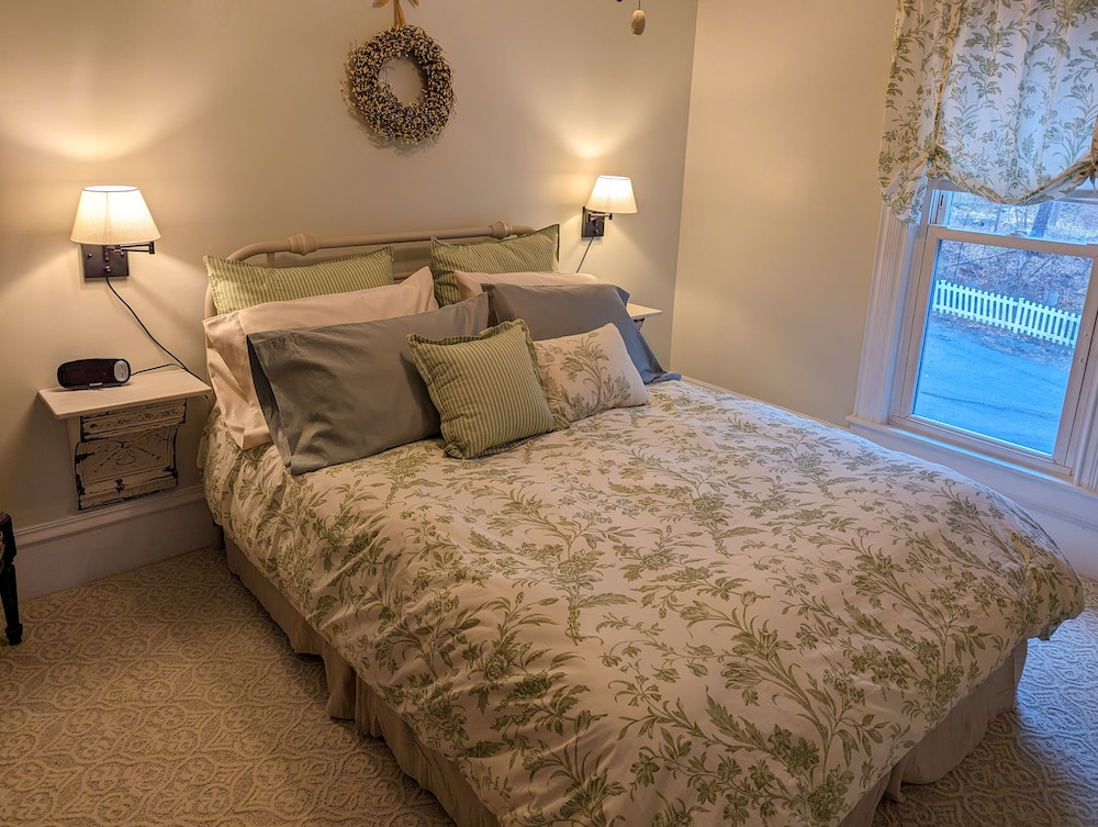 Hudson Manor Bed and Breakfast