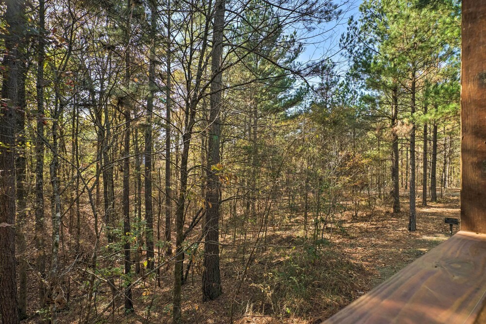Broken Bow Cabin w/ Hot Tub ~ 6 Mi to Lake! view 2