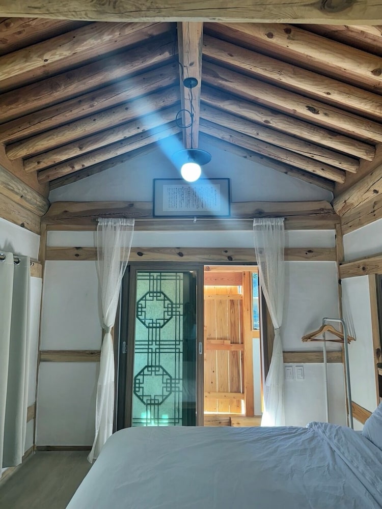 Jukrokjungsa hanokstay