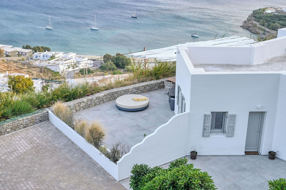 Aloft Suites Mykonos Island