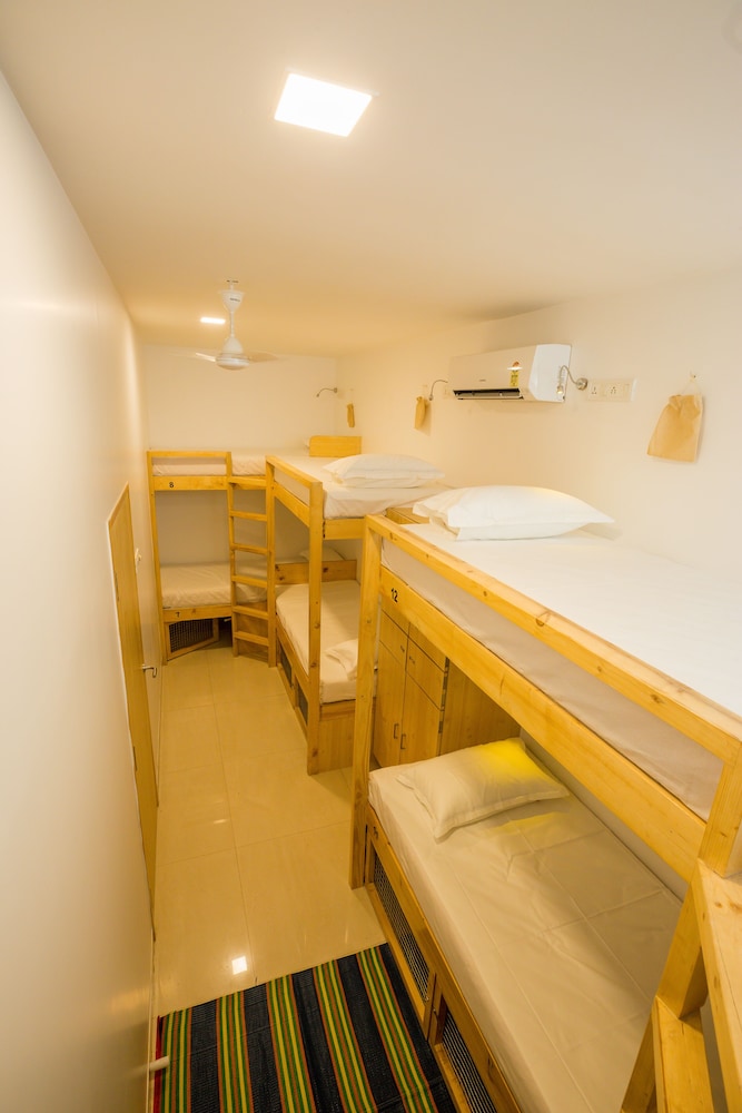 Nap Manor Hostels — photo 37