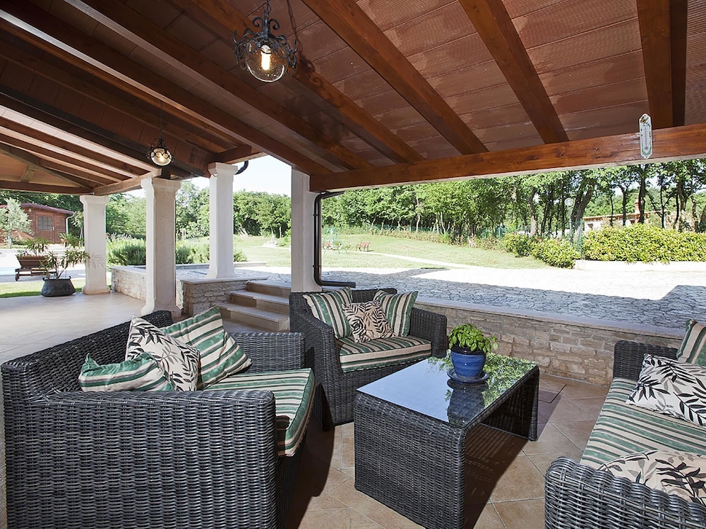 Istrian Villa Fendi Rebici view 4