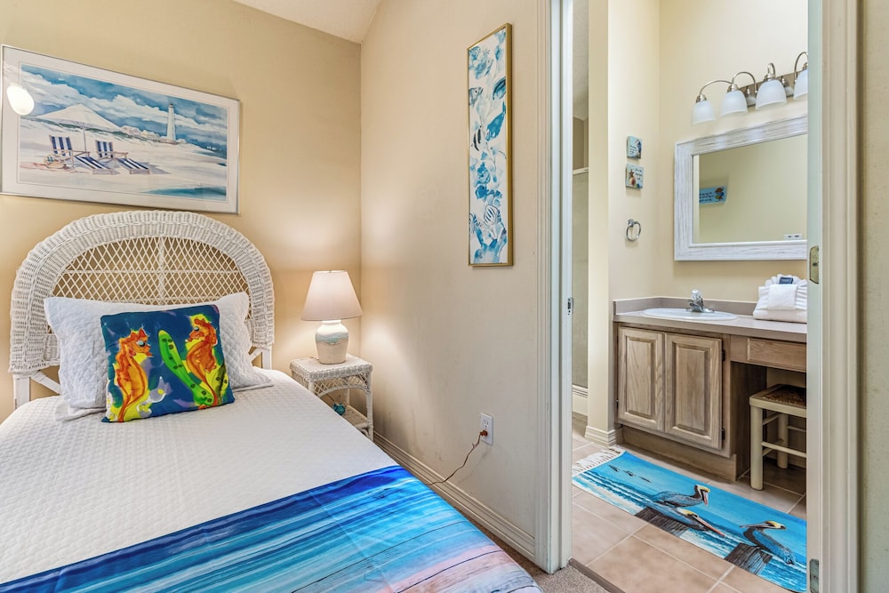 Salty Dog by Southern Vacation Rentals