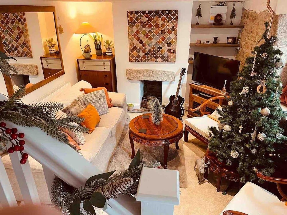 3 bed House in The Centre of West Cornwall view 5