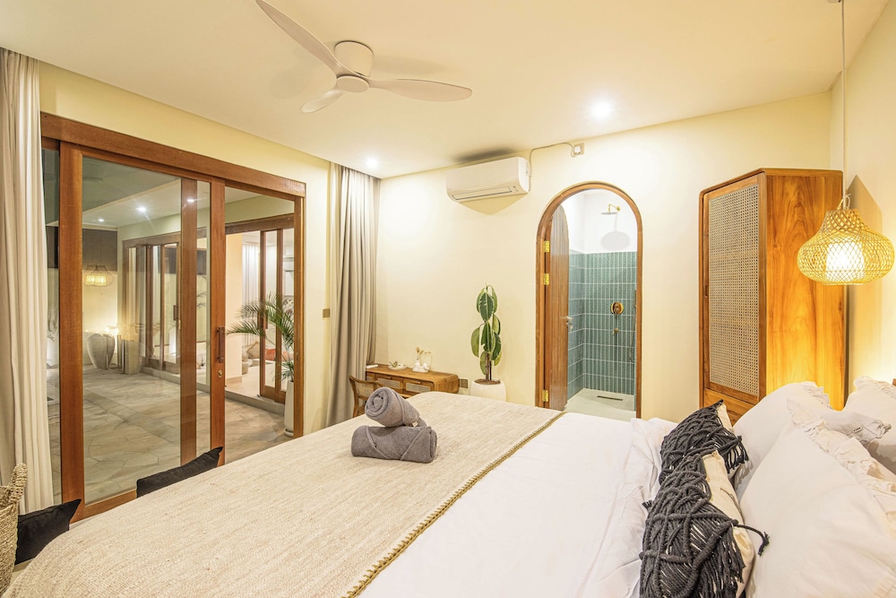 Luxury 4BR Villa With Private Pool in Canggu