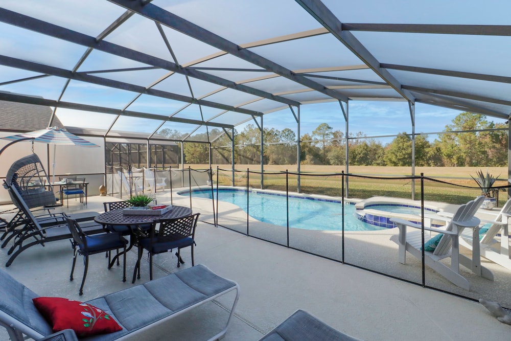7 Bedrooms Perfect For Large Families Or Groups!