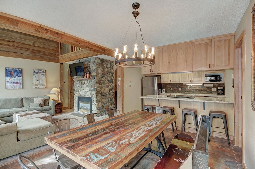 Beautiful Dog Friendly Ski Chalet A Minute to SuperBee Lift - AN203 by RedAwning