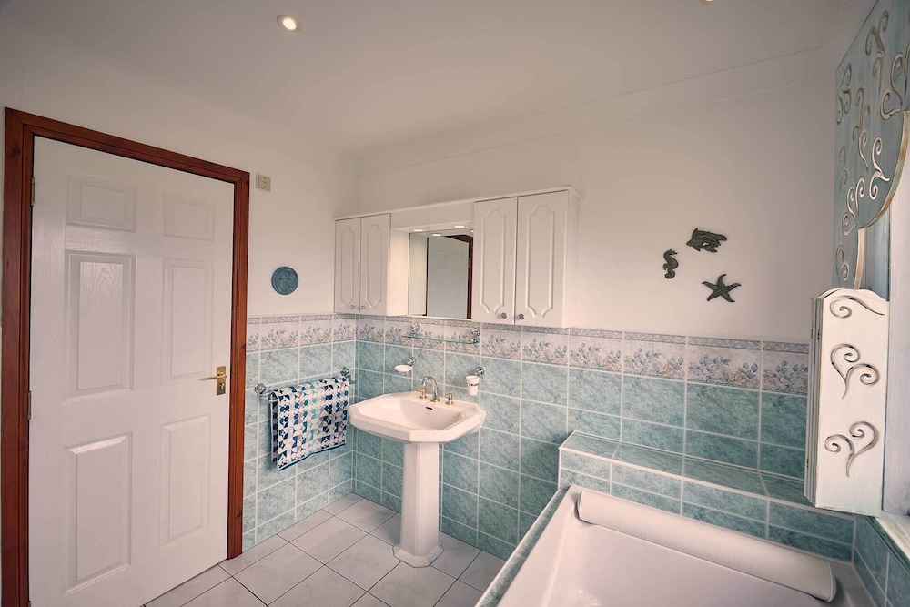 Host Stay Cheviot View view 4