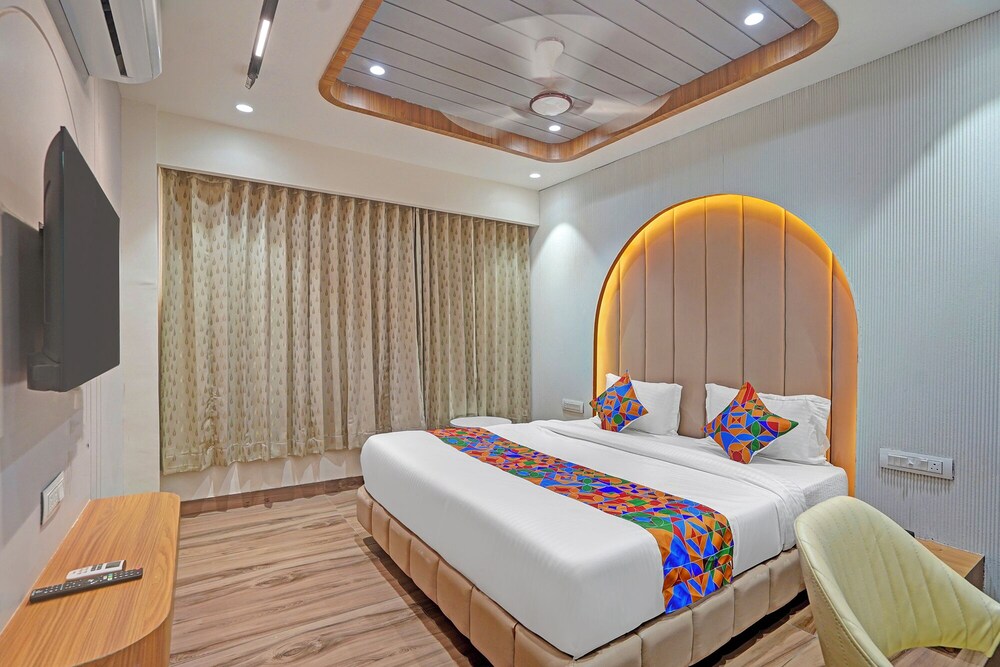 Fabhotel Raj Palace I