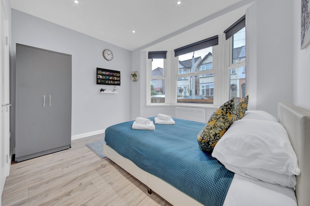 Cozy Serviced Ensuite In West Drayton London TW7 view 3
