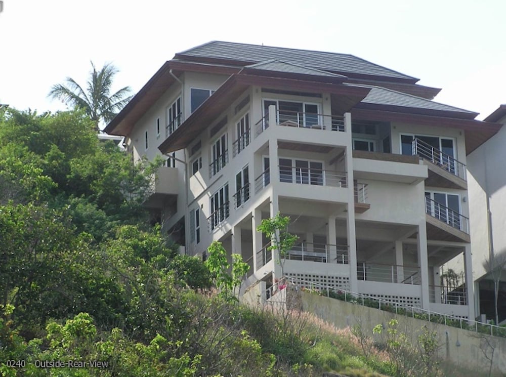 5 Bedroom Seaview Villa Tongson Bay