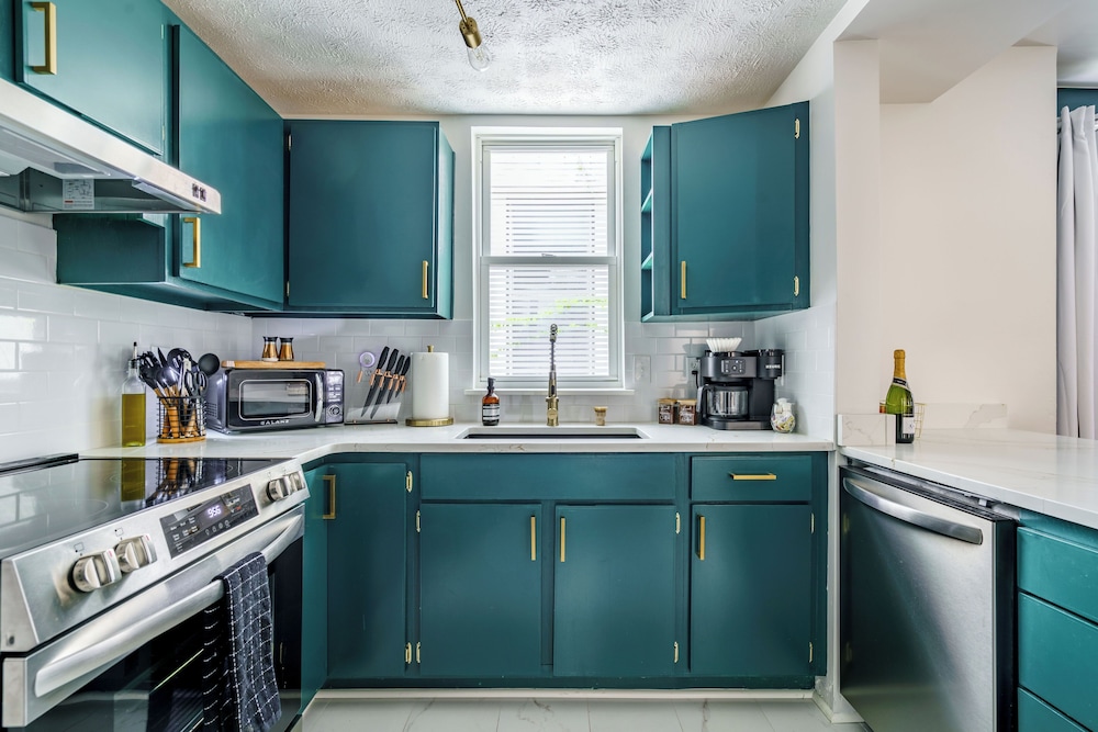 Jungle House Boutique Suites – Short North & Convention Center