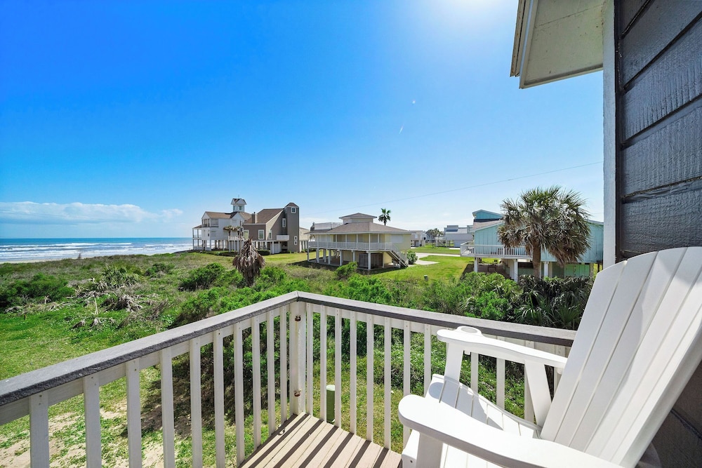Coastal Cottage by Ryson Vacation Rentals