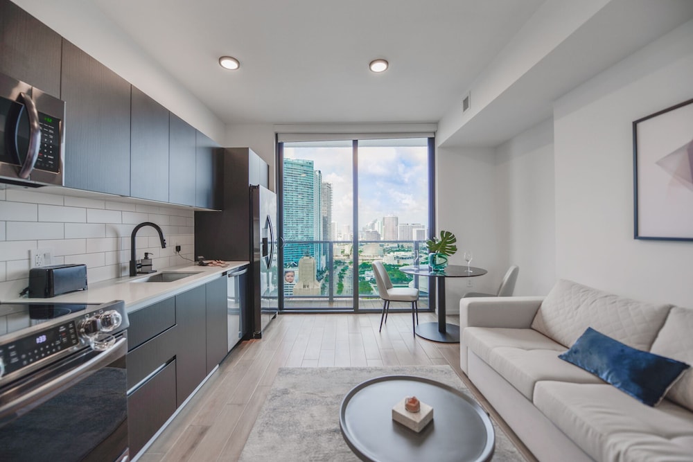 Prime Spot Stunning Ocean & Bay Views