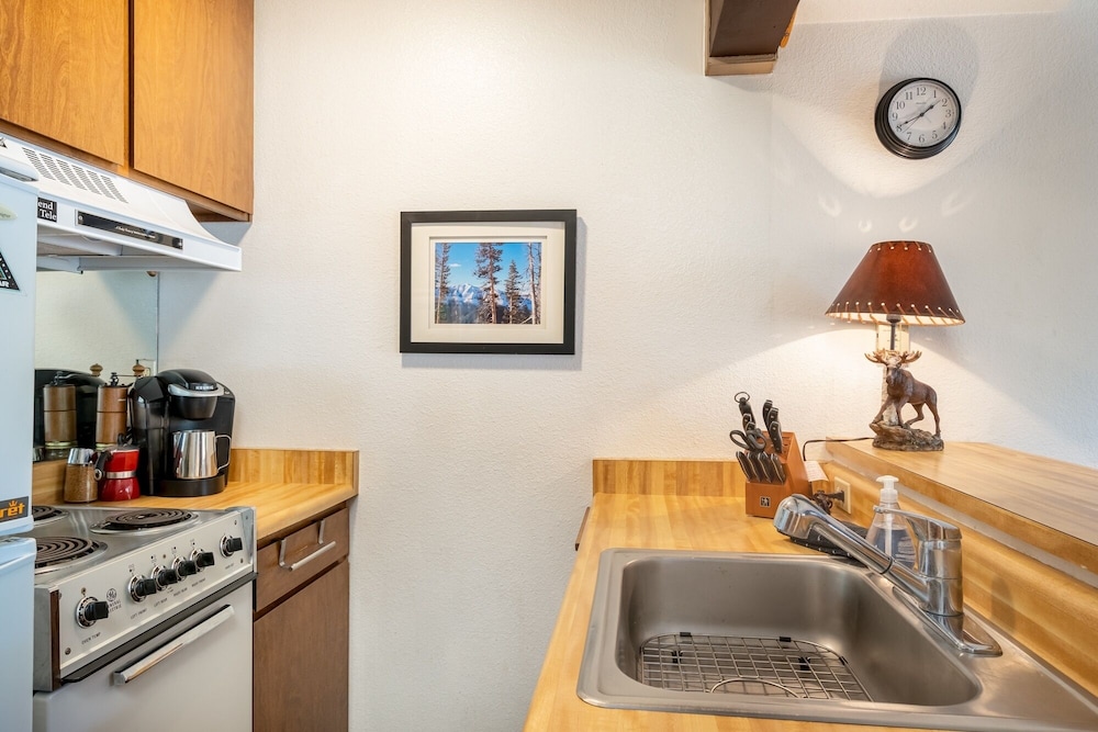 Tamarack Condo 19 2 Bedroom Condo by Bear Valley Vacation Rentals