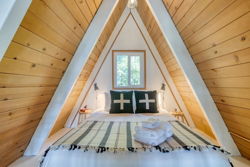 A-frame Retreat by Avantstay Modern Interiors 2 Decks Views