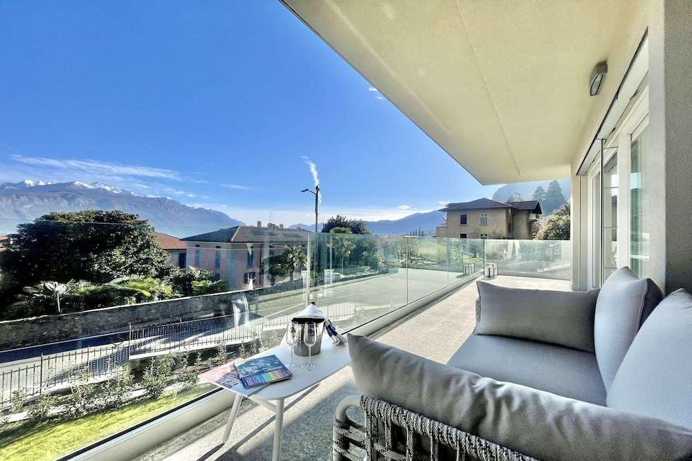 Modern House Apartment 4 view 3