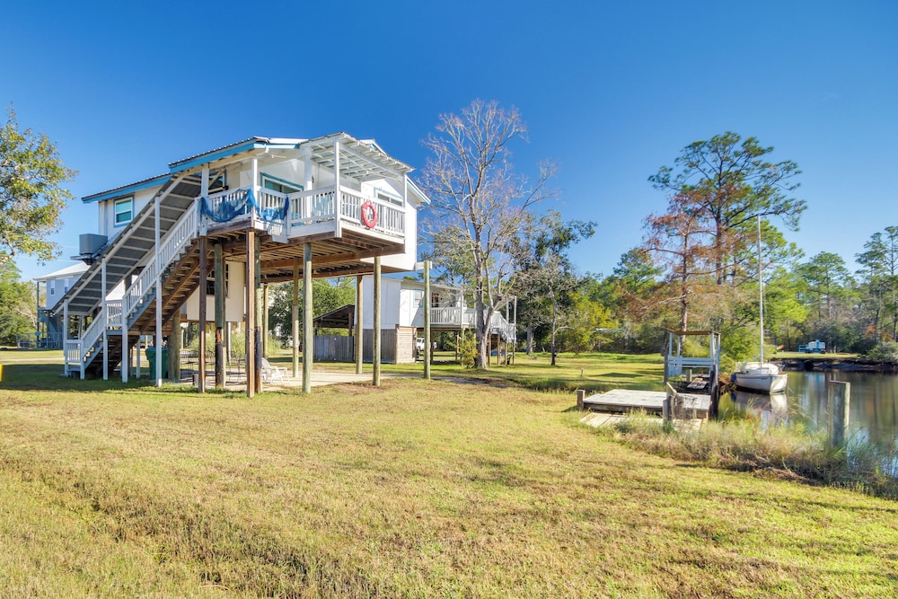 5 Mi to Beach: Bay St Louis Home w/ Launch & Dock