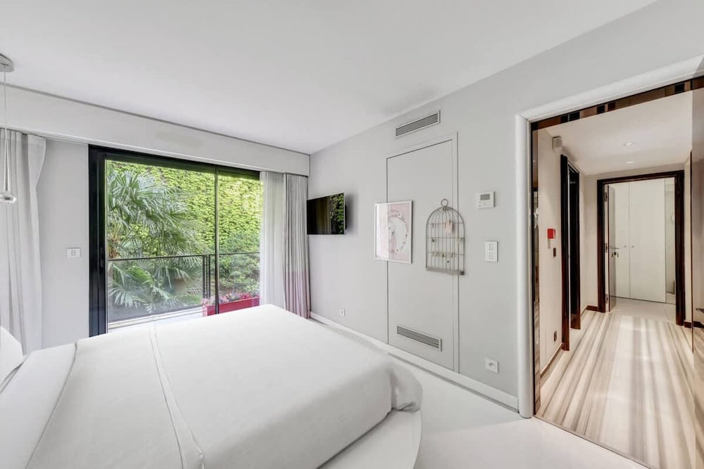 Exceptional Apartment - Near Eiffel Tower