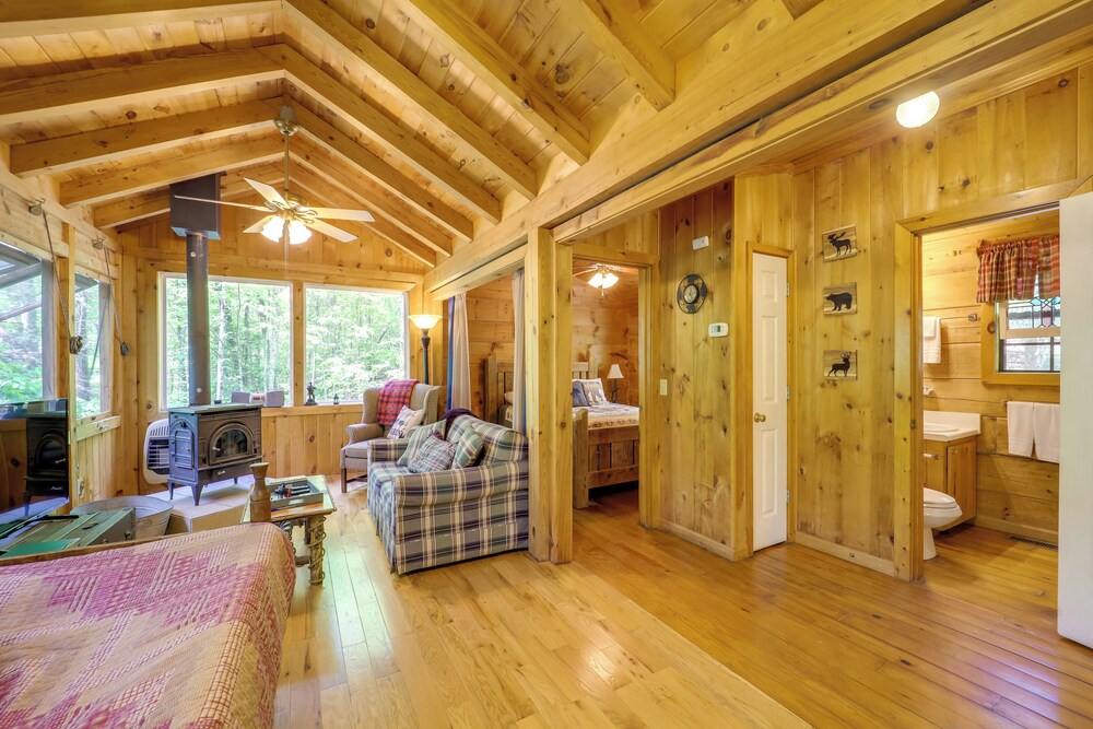 Hike, Soak & Unwind in Nature: Blue Ridge Cabin