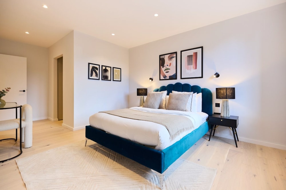 The Brondesbury Place - Bright 2bdr Flat With Balcony Parking