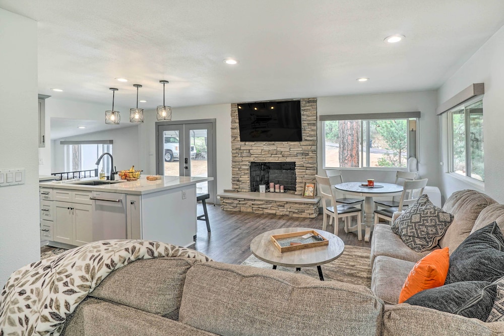 Prescott Valley Vacations - Prescott Retreat w/ Hot Tub  3 Mi to Dtwn! - Property Image 1