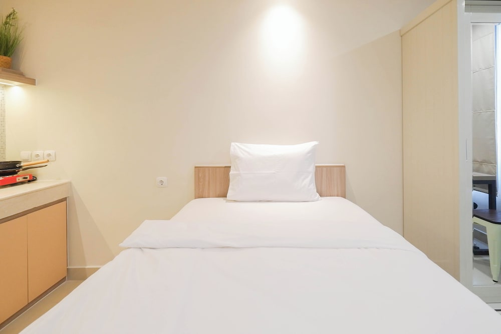 Simply And Homey Studio At Evenciio Margonda Apartment