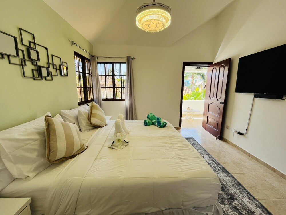 Beauty Villa With 3 Bedroom view 5