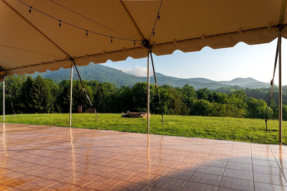 Engadine Inn  Cabins - Property Image 44