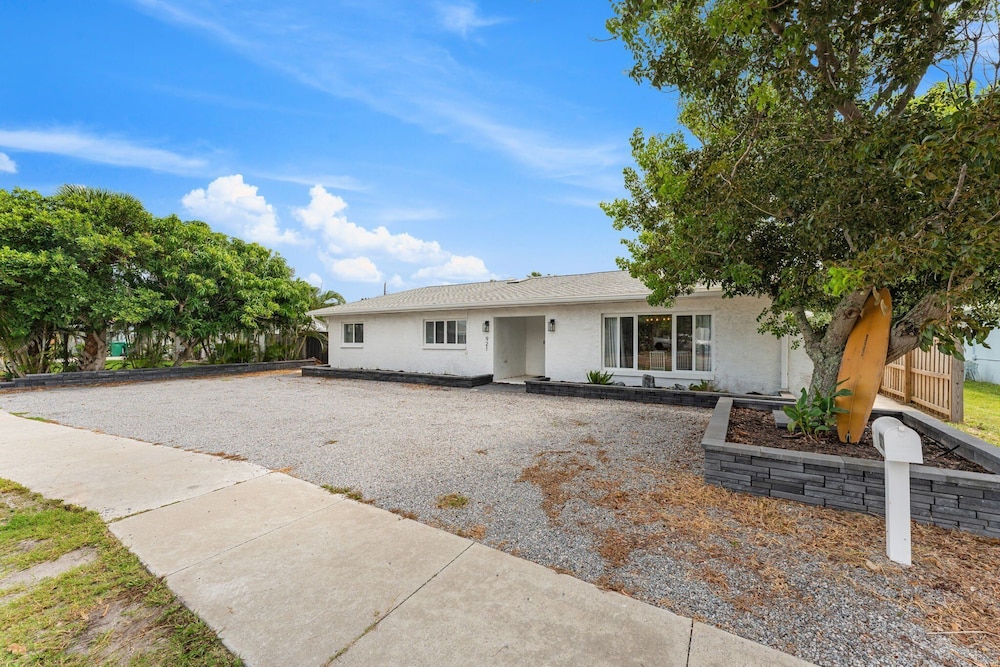 921 S Orlando Ave