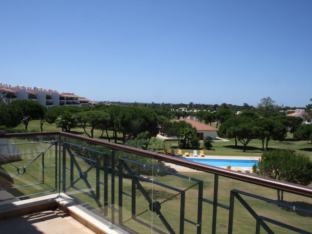 Sunny Balcony Apartment and Pool view 5