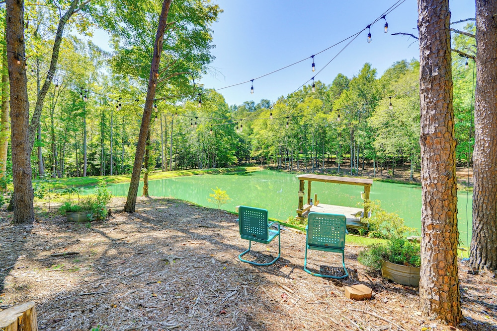 Cozy Cottage: Nature-filled Winston-salem Retreat!