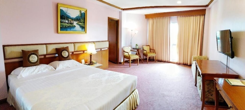 The Viangtak Riverside Hotel