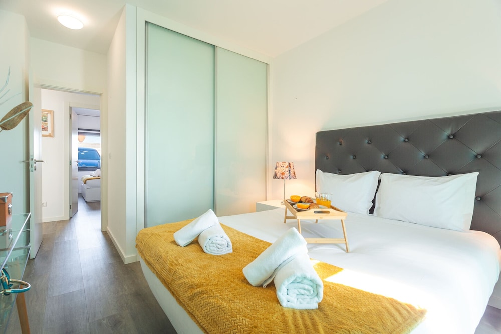 Aqui H Casa by Atlantic Holiday