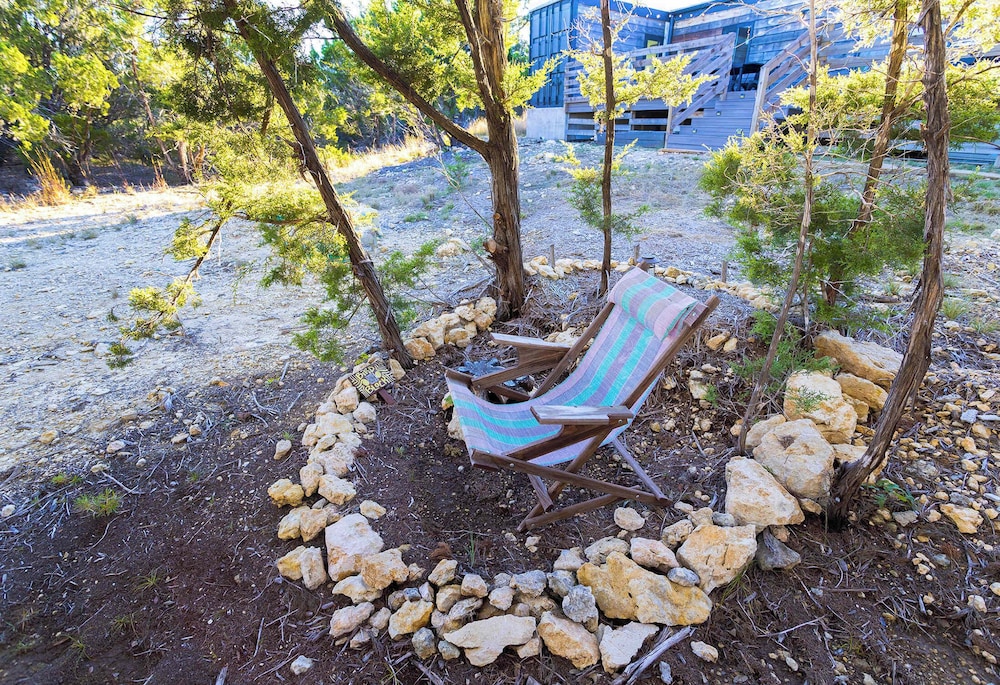 Creator Cabin, Contemporary Getaway With Sauna