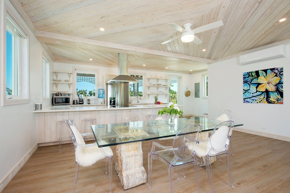Tropical Haven: Luxurious Home Steps From Beach