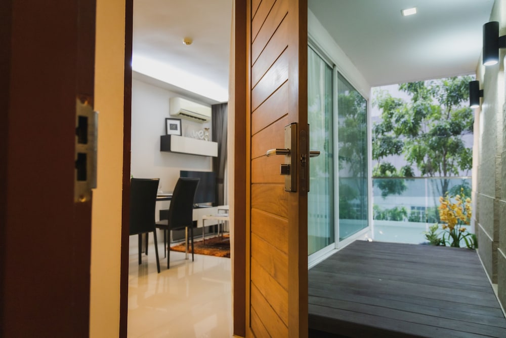 Beverly 33 Suites by PROMPT HOLIDAY HOME