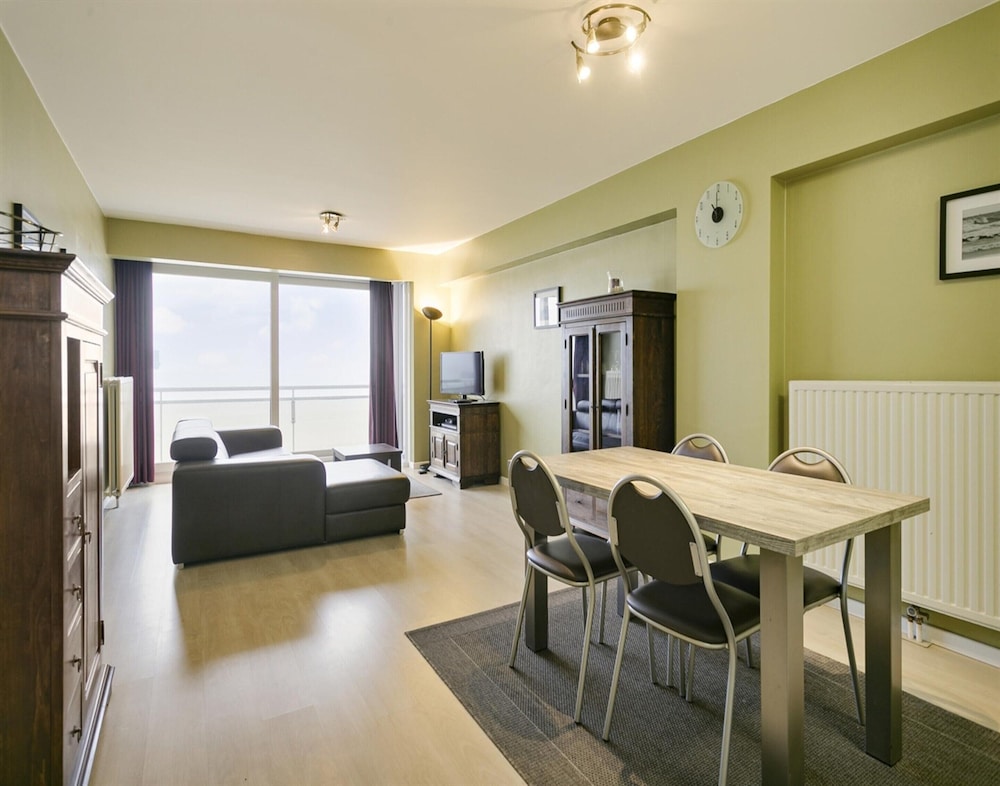 Flat in Blankenberge Near Belgium Pier