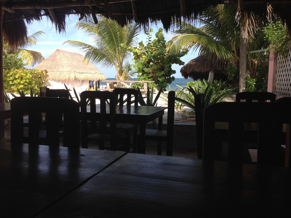 Acamaya Reef Cabanas - Caravan Park