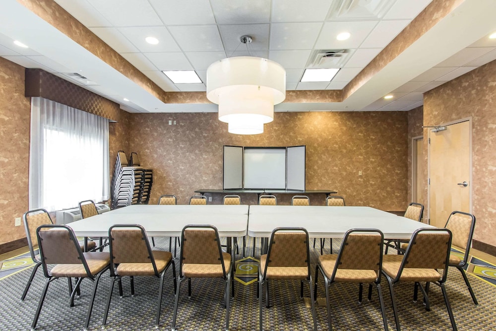 Smyrna Vacations - Comfort Suites Smyrna - Property Image 6