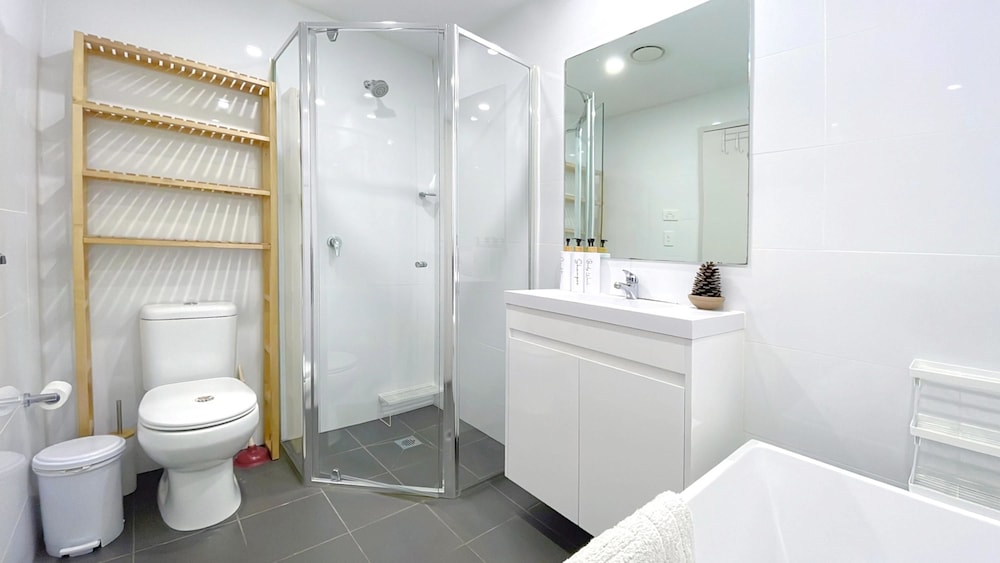 Metawise 2BR Apartment in Heart of Hurlstone Park
