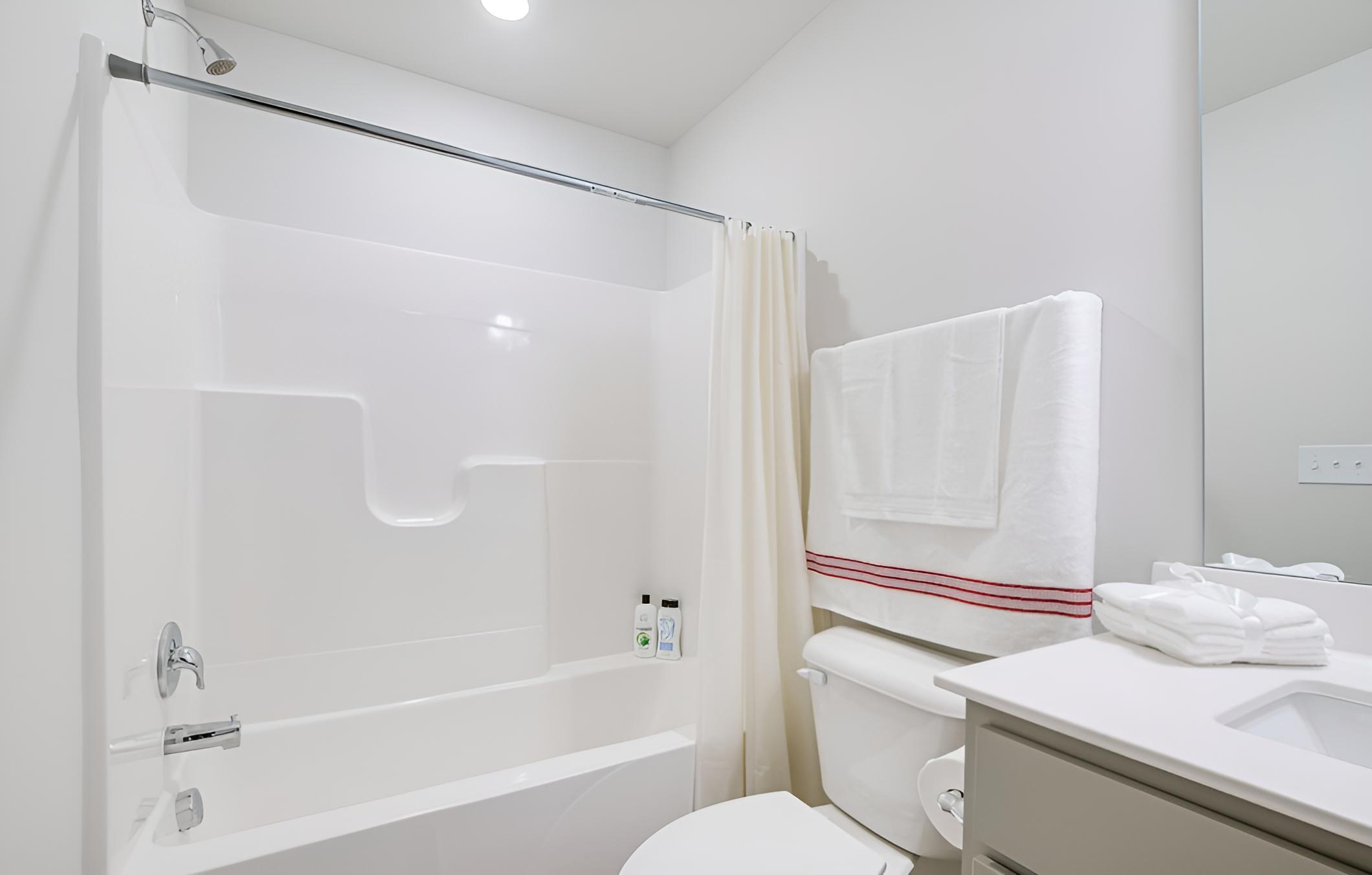 Clayton Townhome ~ 13 Mi to Downtown Raleigh! view 5